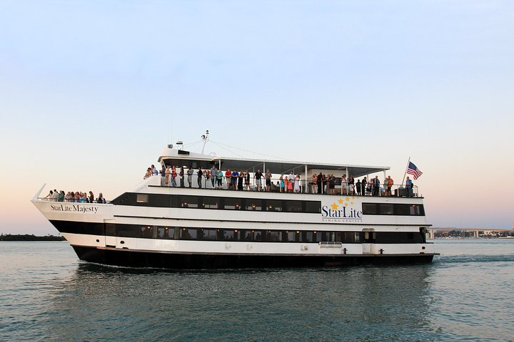 Daytime Yacht Entertainment Cruise